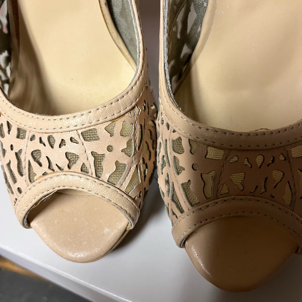 Red bottom heels - Picture 7 of 7